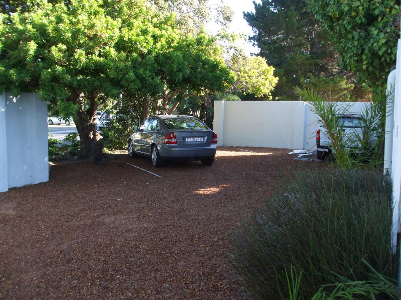 Be My Guest Lodge Bloubergstrand Exterior foto